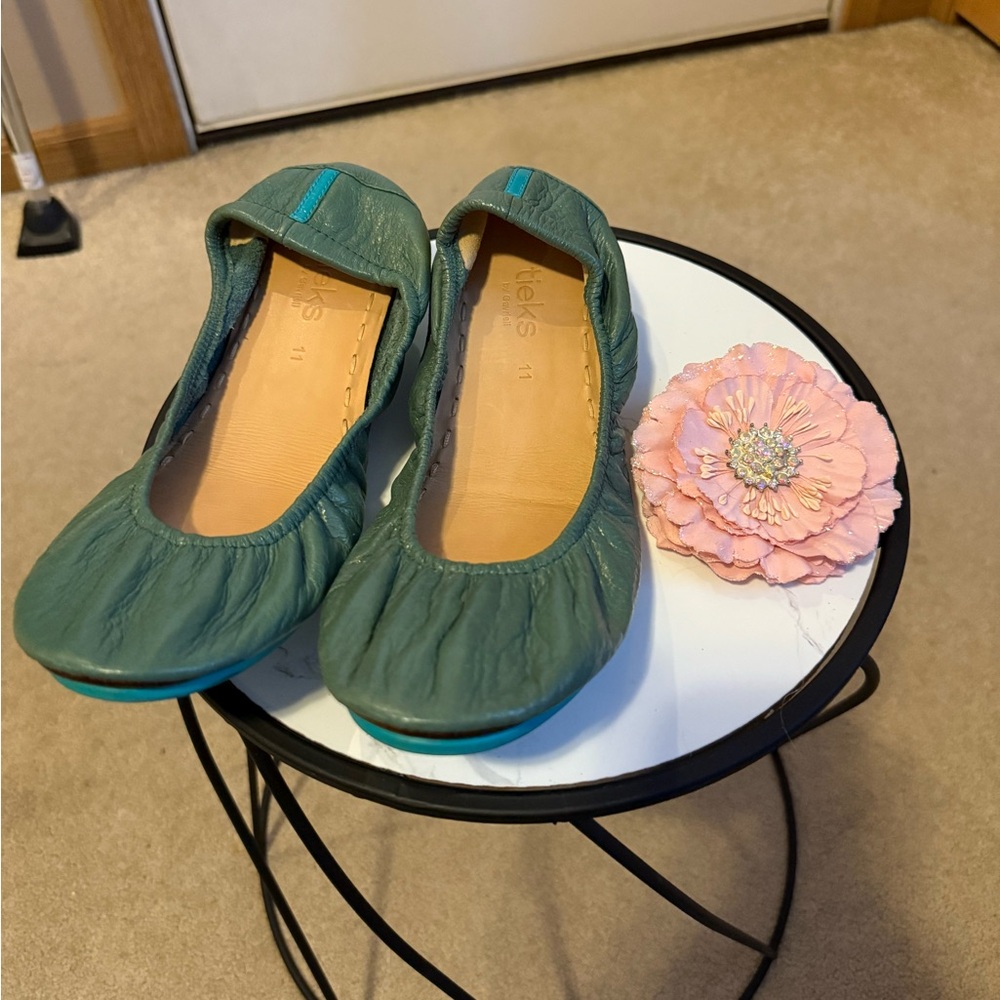 Pacific Green Tieks size 11